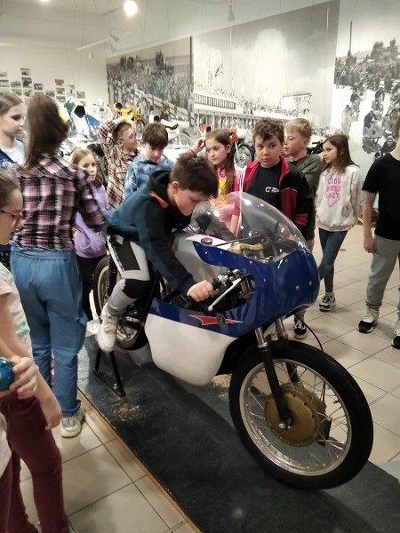 19. dubna 2023