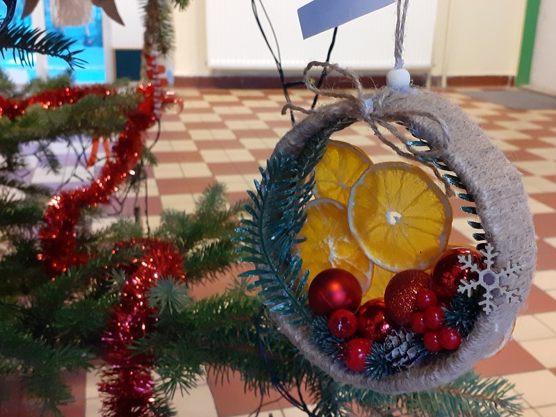 listopad a vyhlášení výsledků 12. prosince 2025