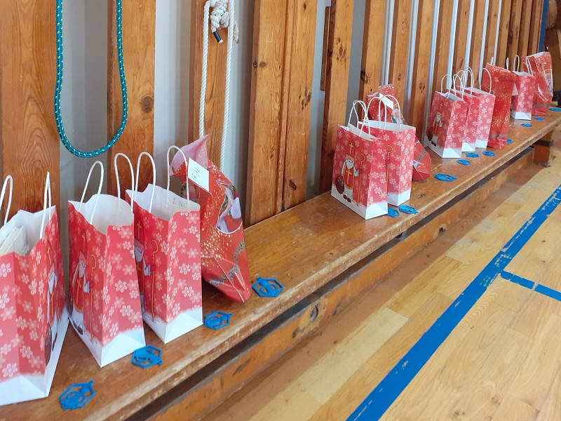 listopad a vyhlášení výsledků 12. prosince 2025